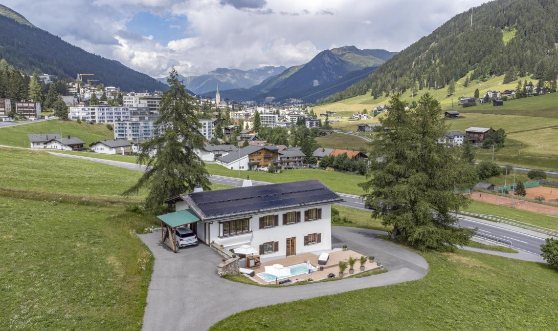 A la James Bond terrasse avec piscine escamotable ! Silvadec